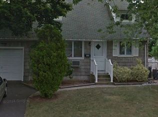 217 Hilltop Dr, Brentwood, NY 11717
