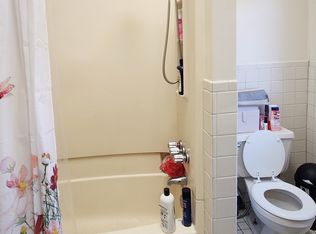 4114 Spruce St APT 2F, Philadelphia, PA 19104