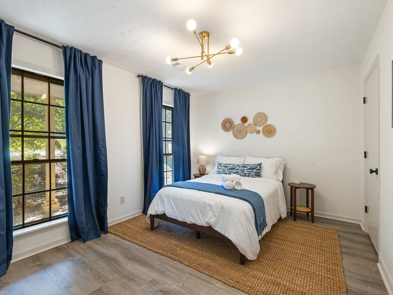 3 bed, 2107 sqft, $6,990 — Photo 4