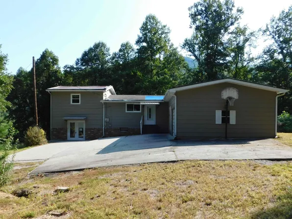 269 Hensley Ln, Wallins Creek, KY 40873