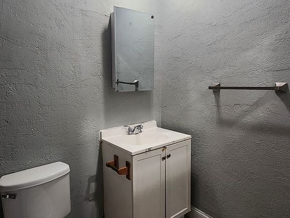 4th image of 21 Sussex Dr