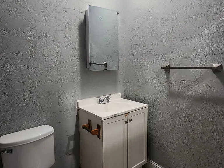 21 Sussex Dr — Photo 4