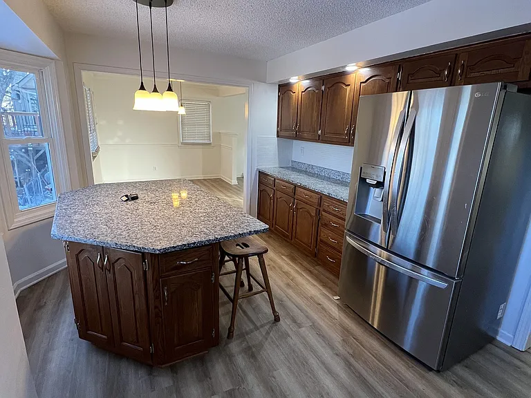 503 Aspen Way — Photo 3