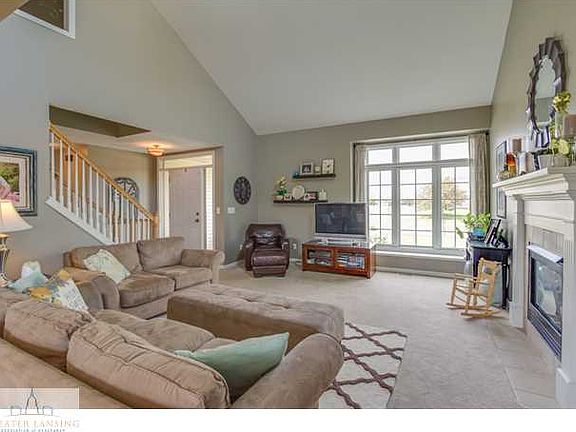 4th image of 1260 Berkshire Dr