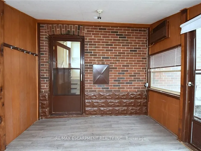 278 Huxley Ave S — Photo 26