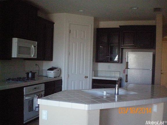 4th image of 8372 Almadine Dr
