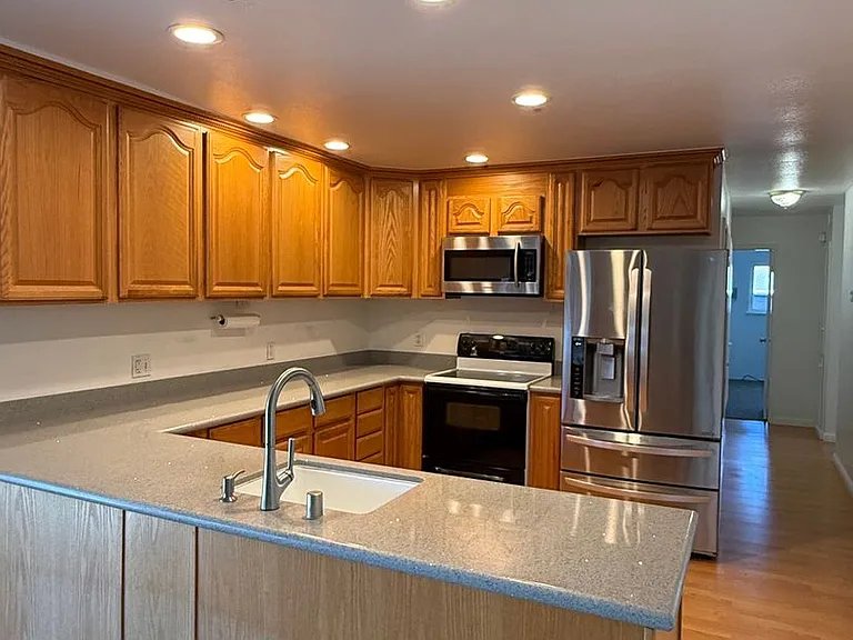 7389 Newcastle Ln — Photo 9