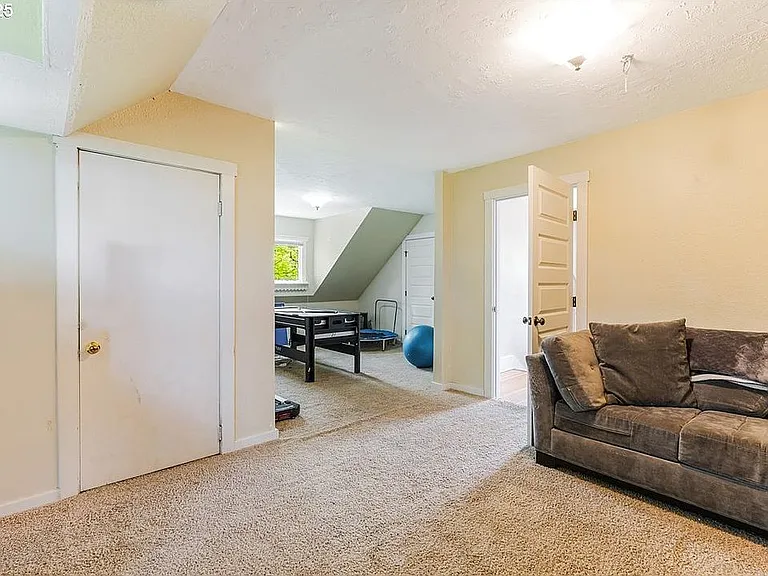 3425 S Corbett Ave — Photo 26