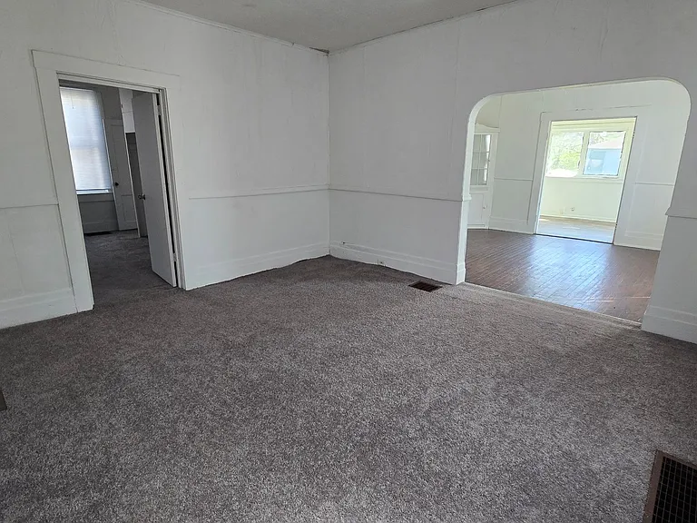 711 W Centennial Ave — Photo 16