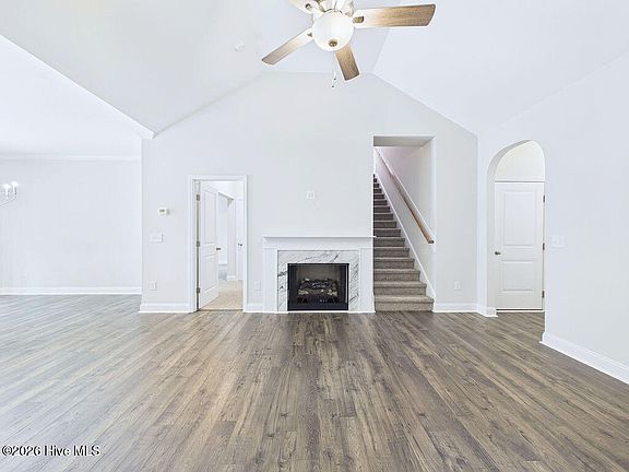 4th image of 209 Telluride Court