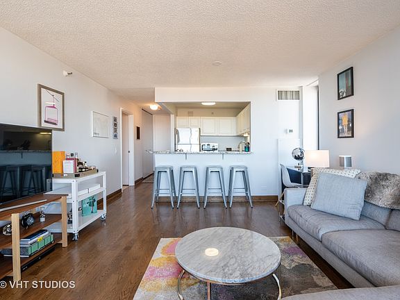 5th image of 3660 N Lake Shore Dr APT 2104