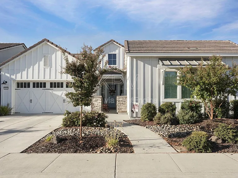 2933 Valencia St — Photo 4