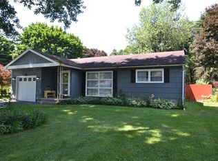 51 Burkedale Cres, Rochester, NY 14625