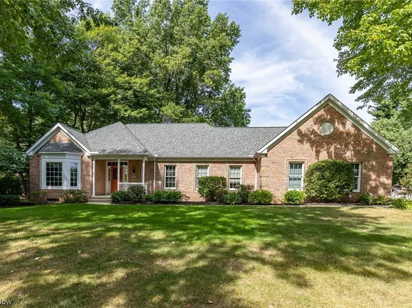 958 Nokomis Dr, Akron, OH 44313