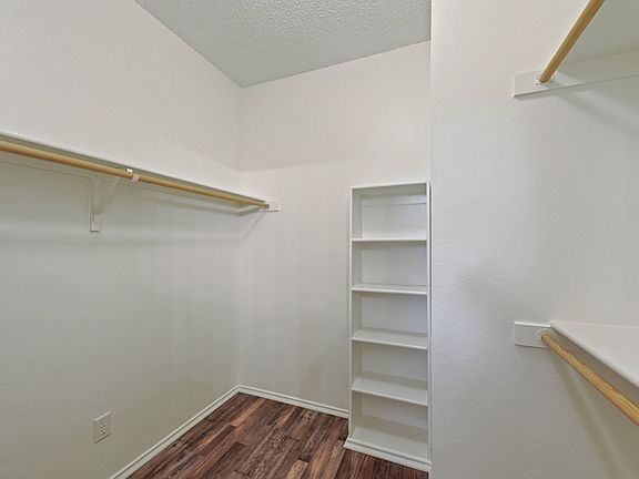 5th image of 3908 Overlake Dr