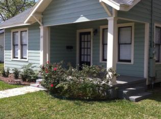 203 N Navarro St, Victoria, TX 77901