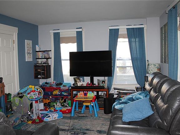 5th image of 518 Westchester Ave