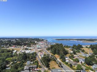 820 2nd St SE, Bandon, OR 97411