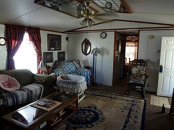 3rd image of 517 Eugenia St