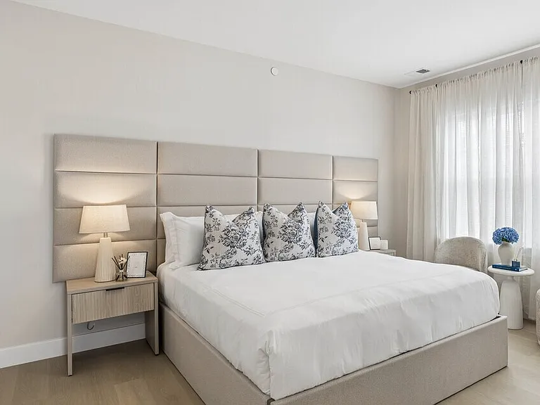 Crest + Den - 2BR, 2BA - 1,520SF- Master Bedroom