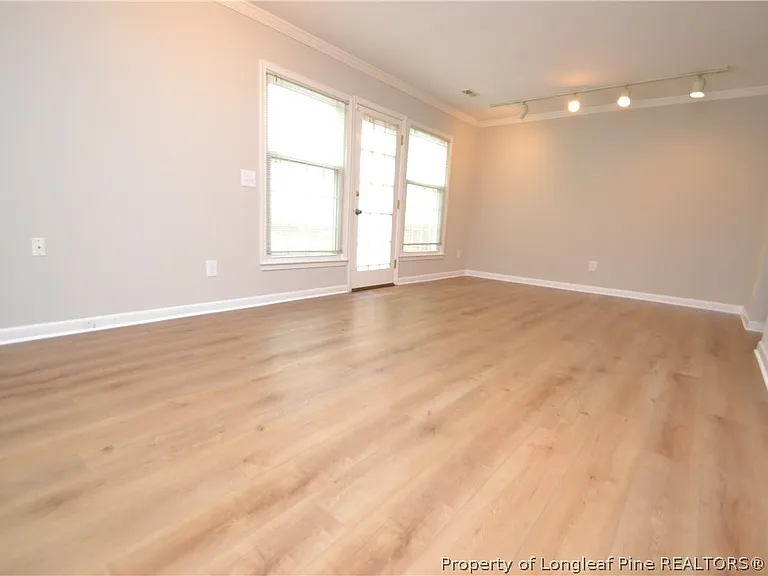 3111 Morningside Dr — Photo 7