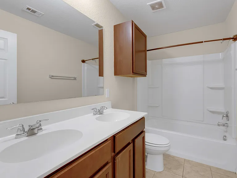10226 Reyes Hts — Photo 25