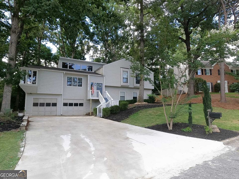 1st image of 510 Wood Valley Trce