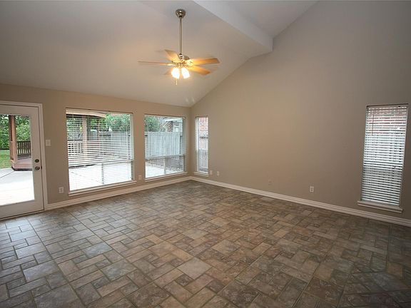 5th image of 2205 Lord Nelson Dr