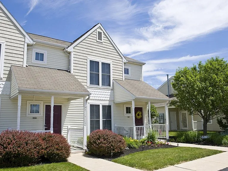 21 Rosewood Dr — Photo 4