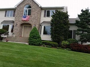 29 Lowell Dr, New City, NY
