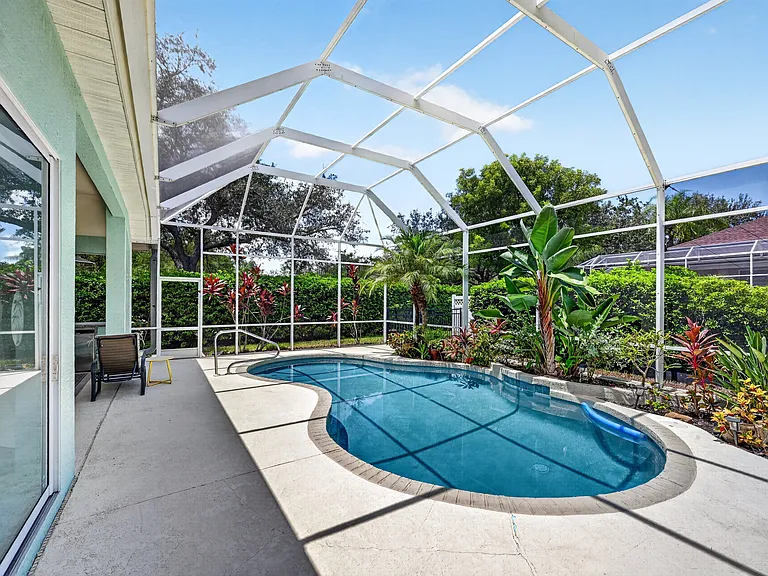 8003 Spring Marsh Dr — Photo 25