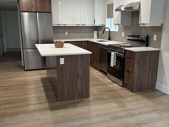 2nd image of 1055 Albert Rd