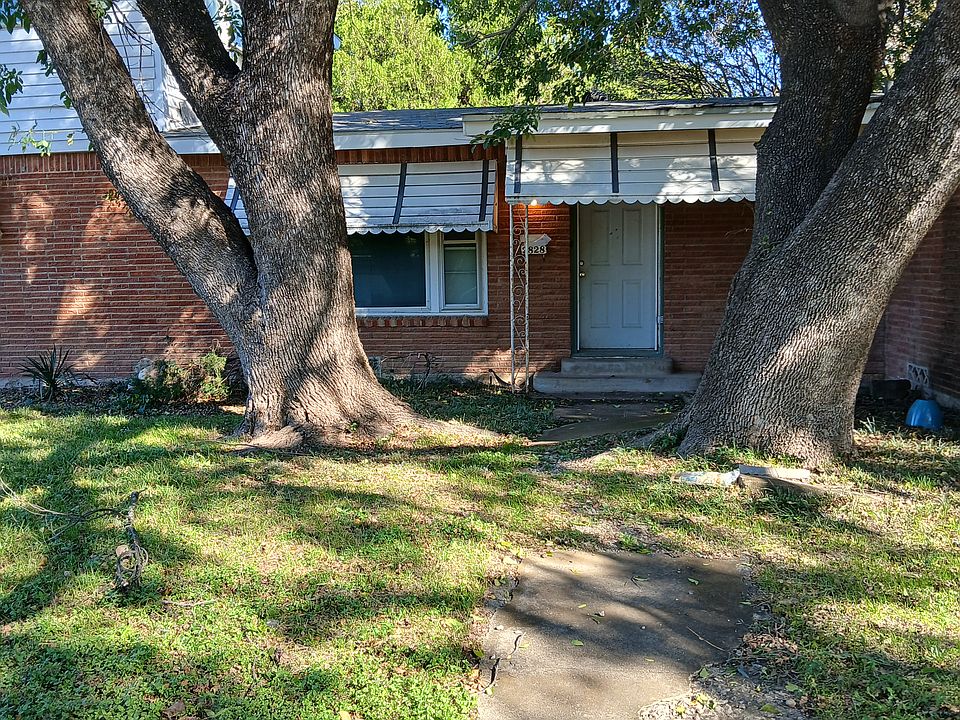 1st image of 2828 Cecil Dr