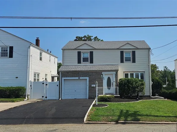 85 Beech St, Maywood, NJ 07607
