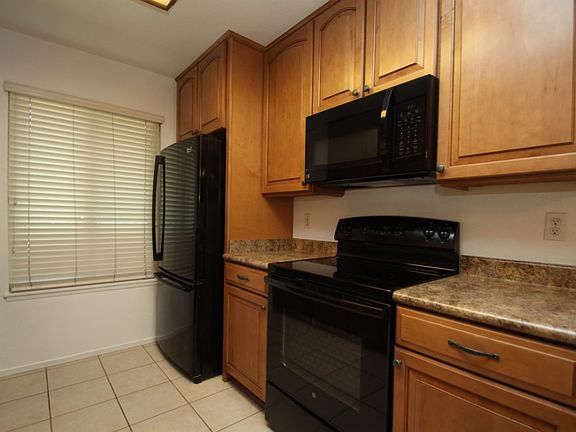 3rd image of 1684 Orinda Ct