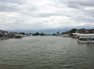 501 Pier 1, Lincoln, NE 68528