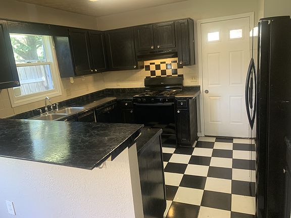2nd image of 2175 Wellington Cir