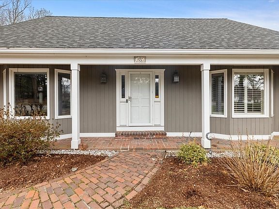 3rd image of 102 Spring Ln