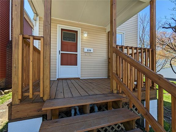 2nd image of 220 Avenue B