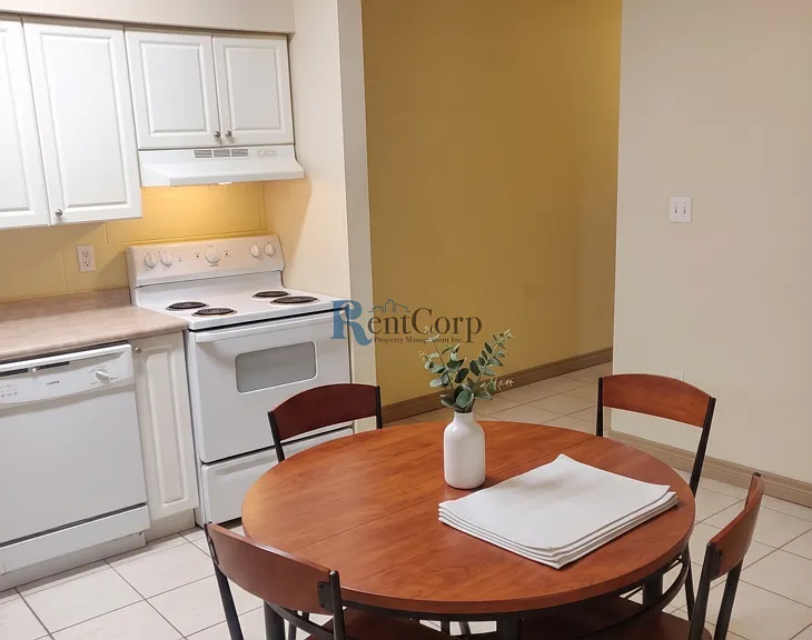 405 Lester St #4 — Photo 2
