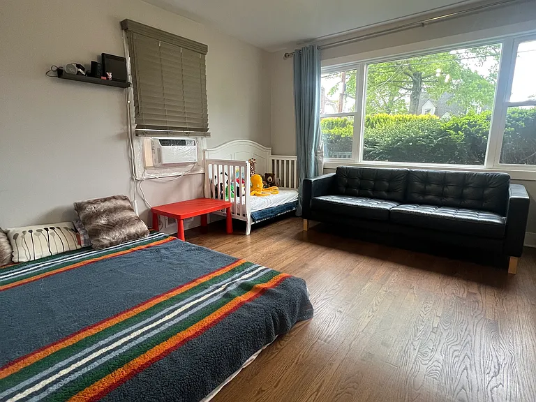 186 Wilson Ave — Photo 9