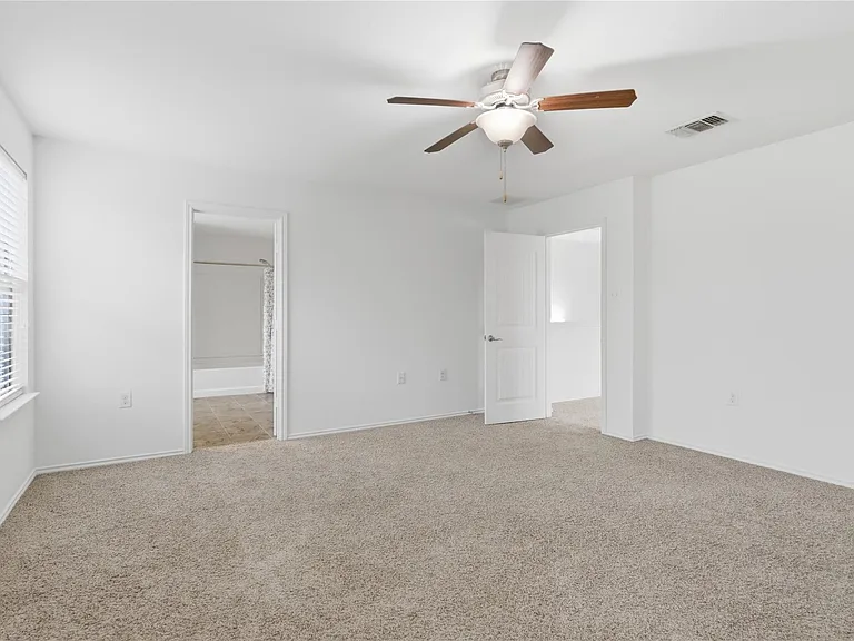 11200 Drumellan St — Photo 39