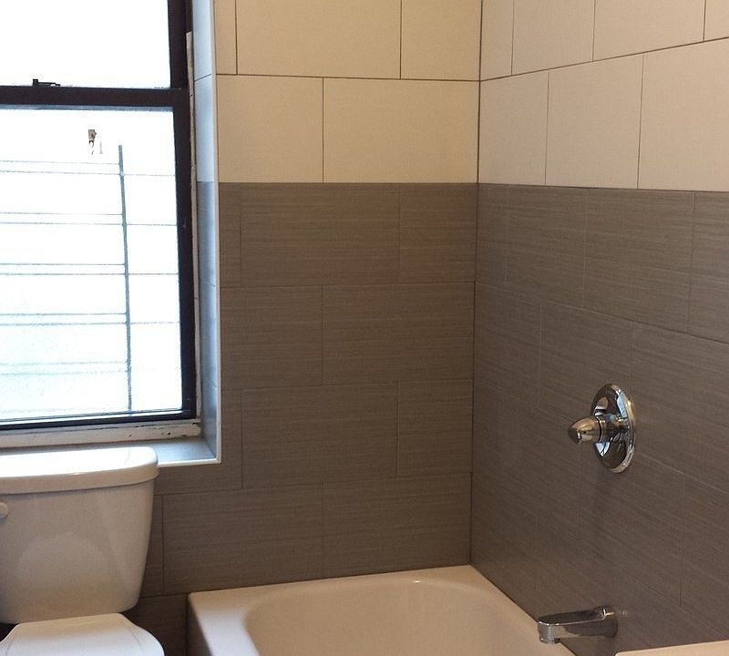 2nd image of 1022 E 36th St APT 1D