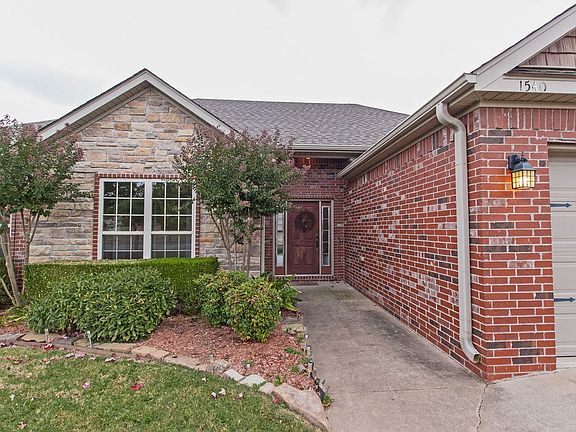 3rd image of 1540 Hazeltine Dr