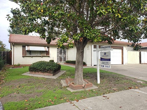 4th image of 1025 Autumn Ct