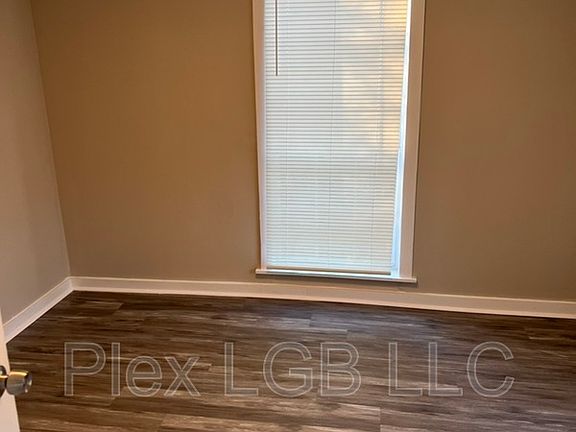 3rd image of 405 Render St