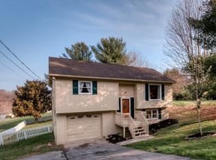 1009 Surmont Ct, Kingsport, TN 37660