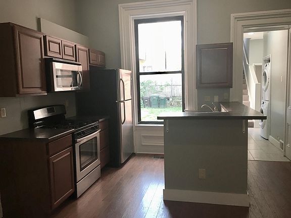 3rd image of 423 Hopkins St APT 1