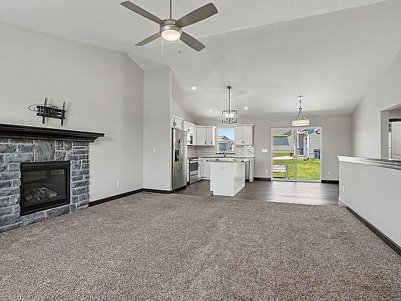 4th image of 6426 Prairie Sage Dr SW