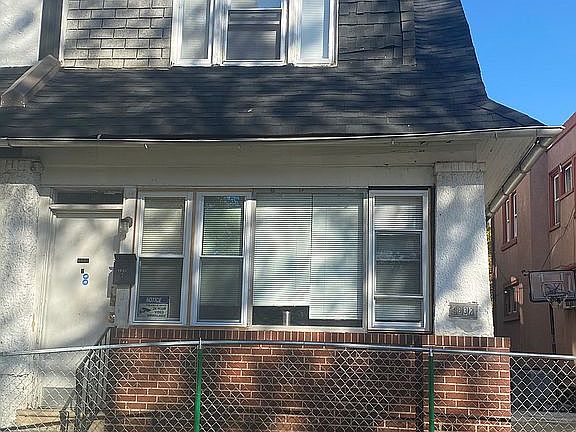 2nd image of 4832 Roosevelt Blvd